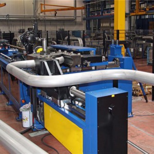 Máquina dobladora de tubos cuadrados CNC