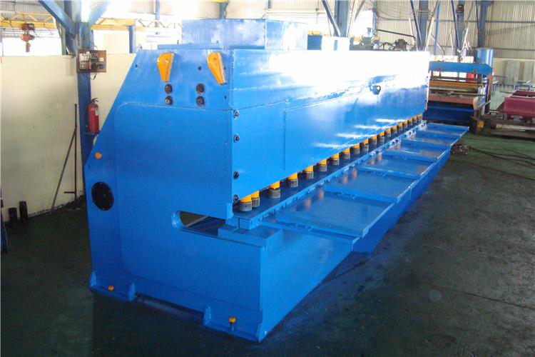 Mechanical Over Crank Guillotine Shearing Machine