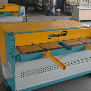 Mechanical Under Crank Shearing Machine